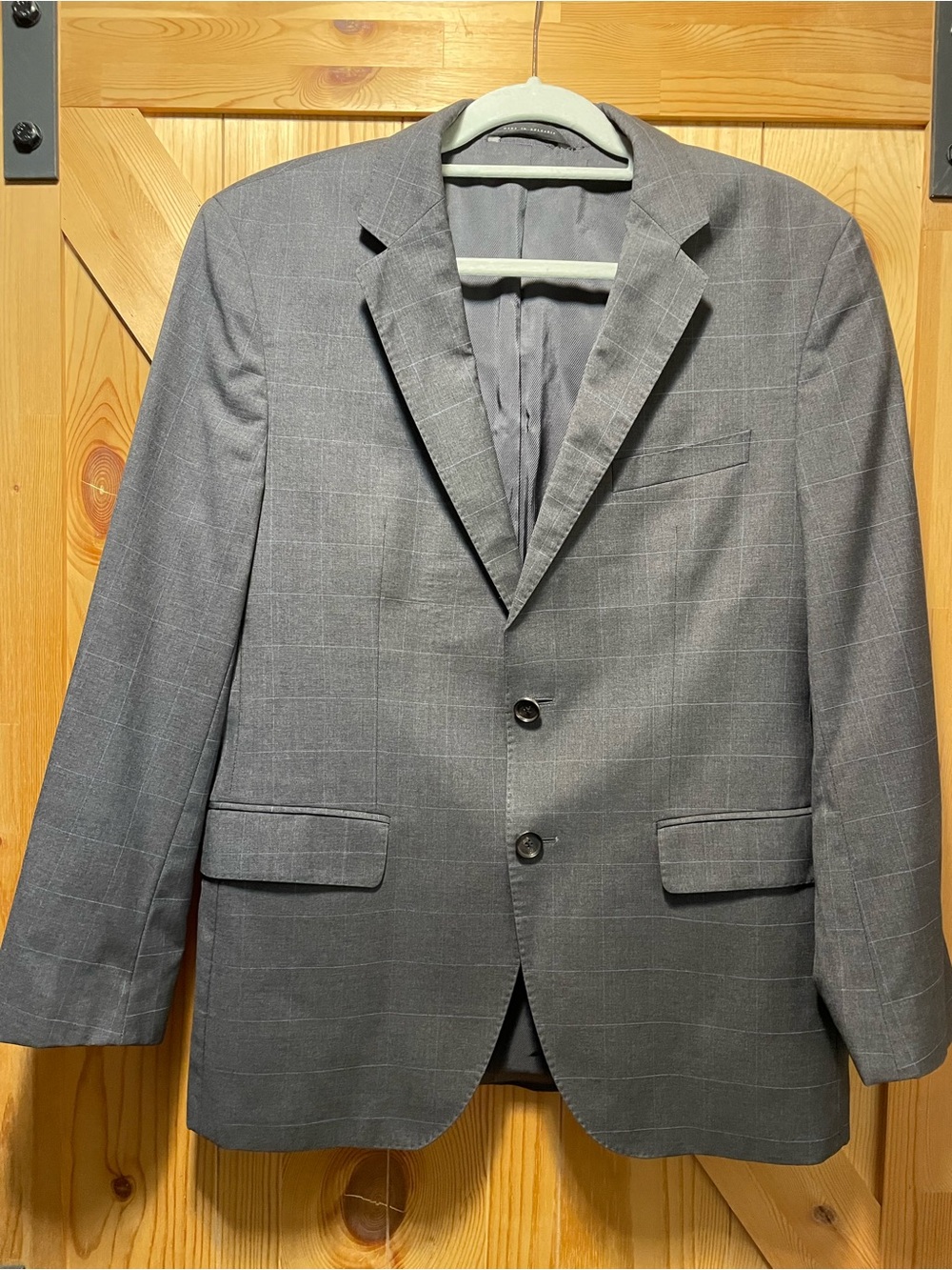 Hugo Boss Gray Windowpane Two-Button Sport Coat Size 38 S